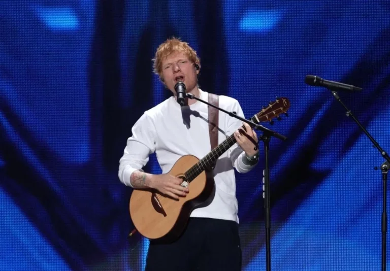 Ed Sheeran califica de «injustificable» situación en Gaza tras polémica por retiro de telonero pro Palestina