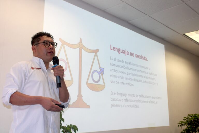 Fortalece ITAVU atención ciudadana con capacitación en igualdad y derechos humanos